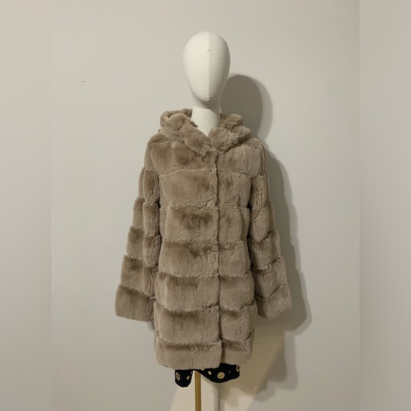 BCBGMaxAzria Hooded Tan Faux Fur Coat - Picture 7 of 17